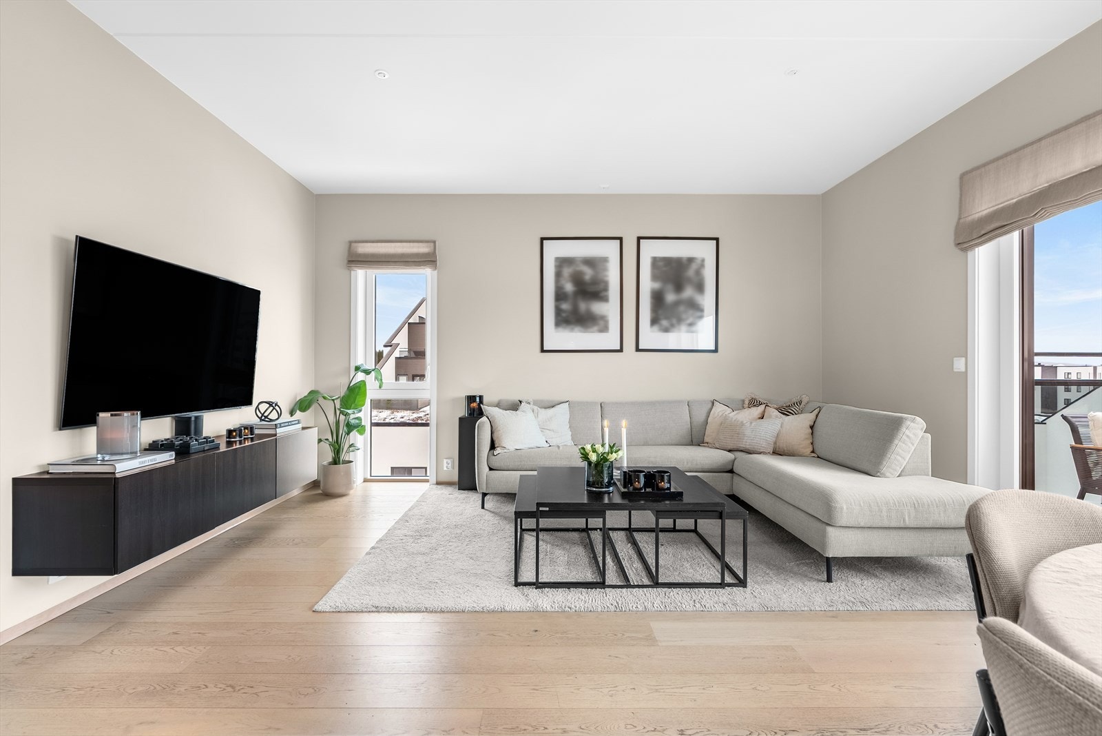 God plass til sittegruppe. Galleribilde