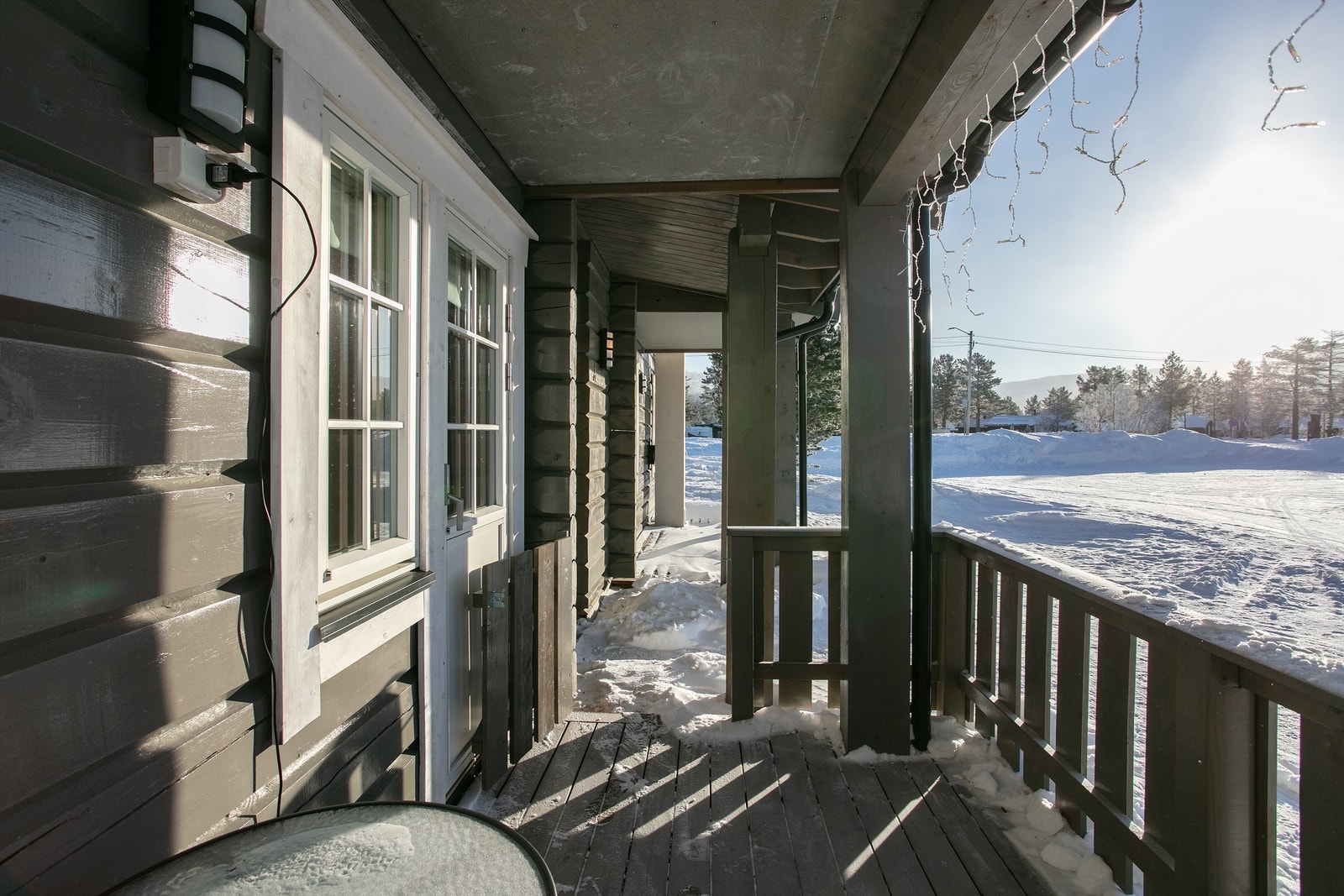 Overbygd terrrasse mot syd Galleribilde