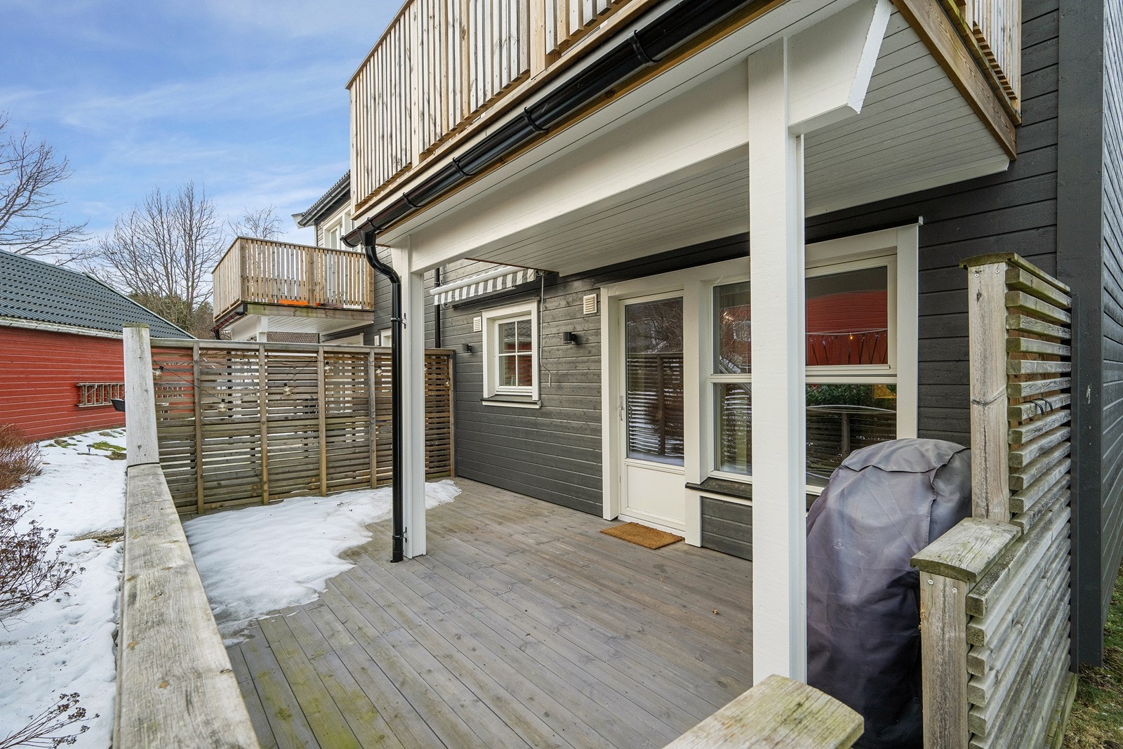 Stor terrasse. Galleribilde