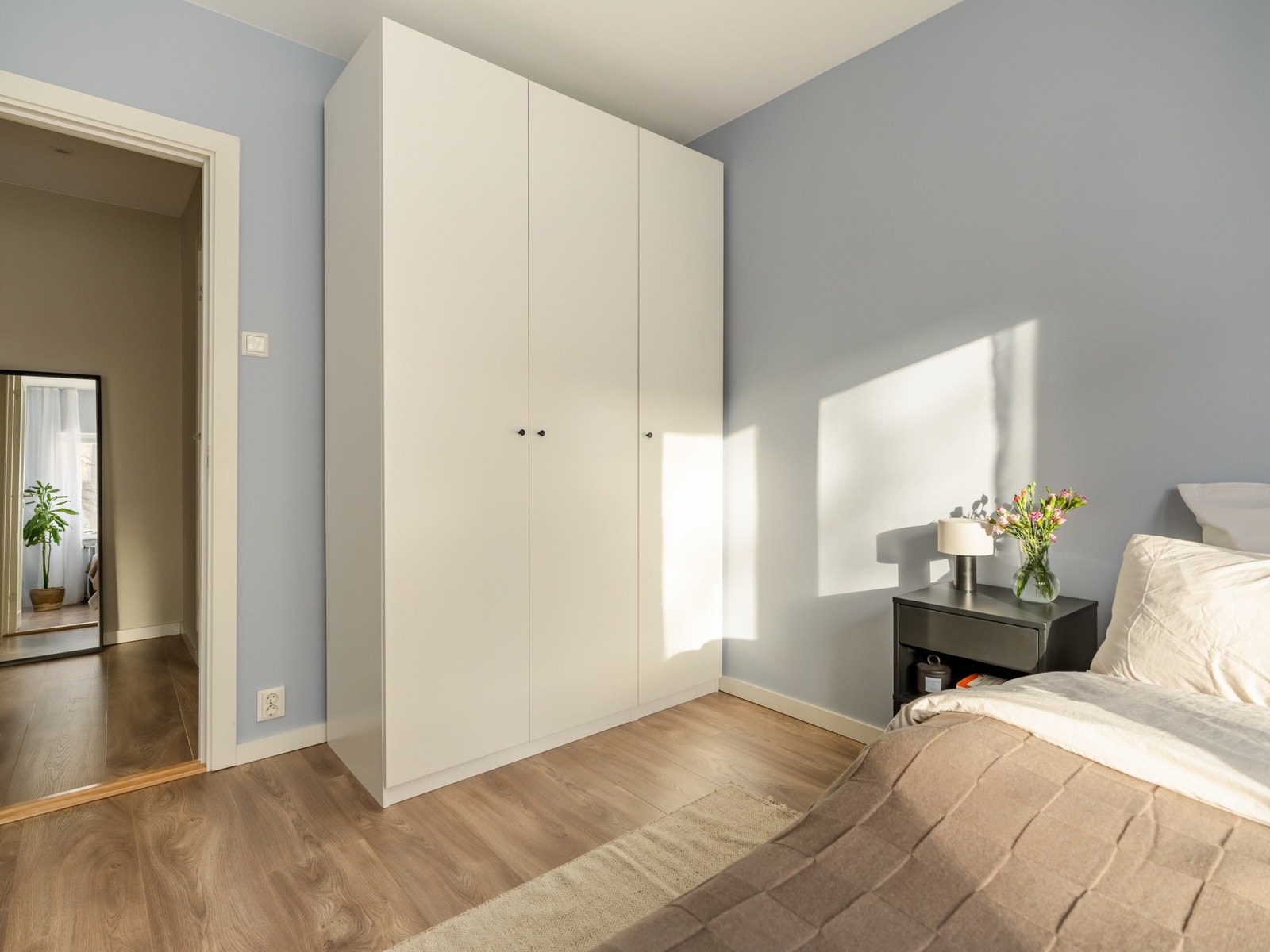 Her er det og plass til et garderobeskap. Galleribilde