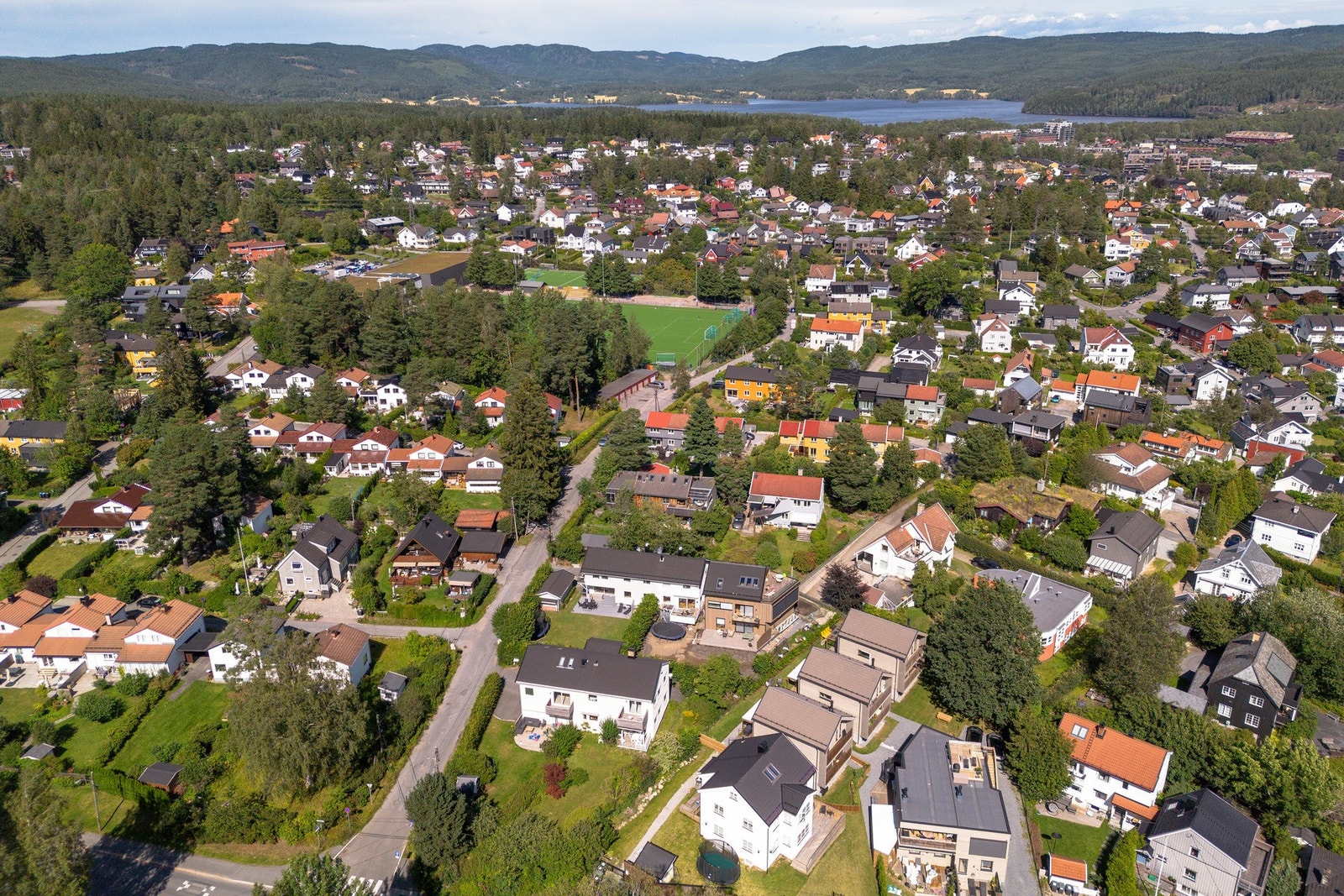 Det er kort vei til Havnabakken, Korsvoll flerbrukshall, marka og Akerselva, samtidig som Nydalen med et bredt servicetilbud ligger i nærheten. Galleribilde
