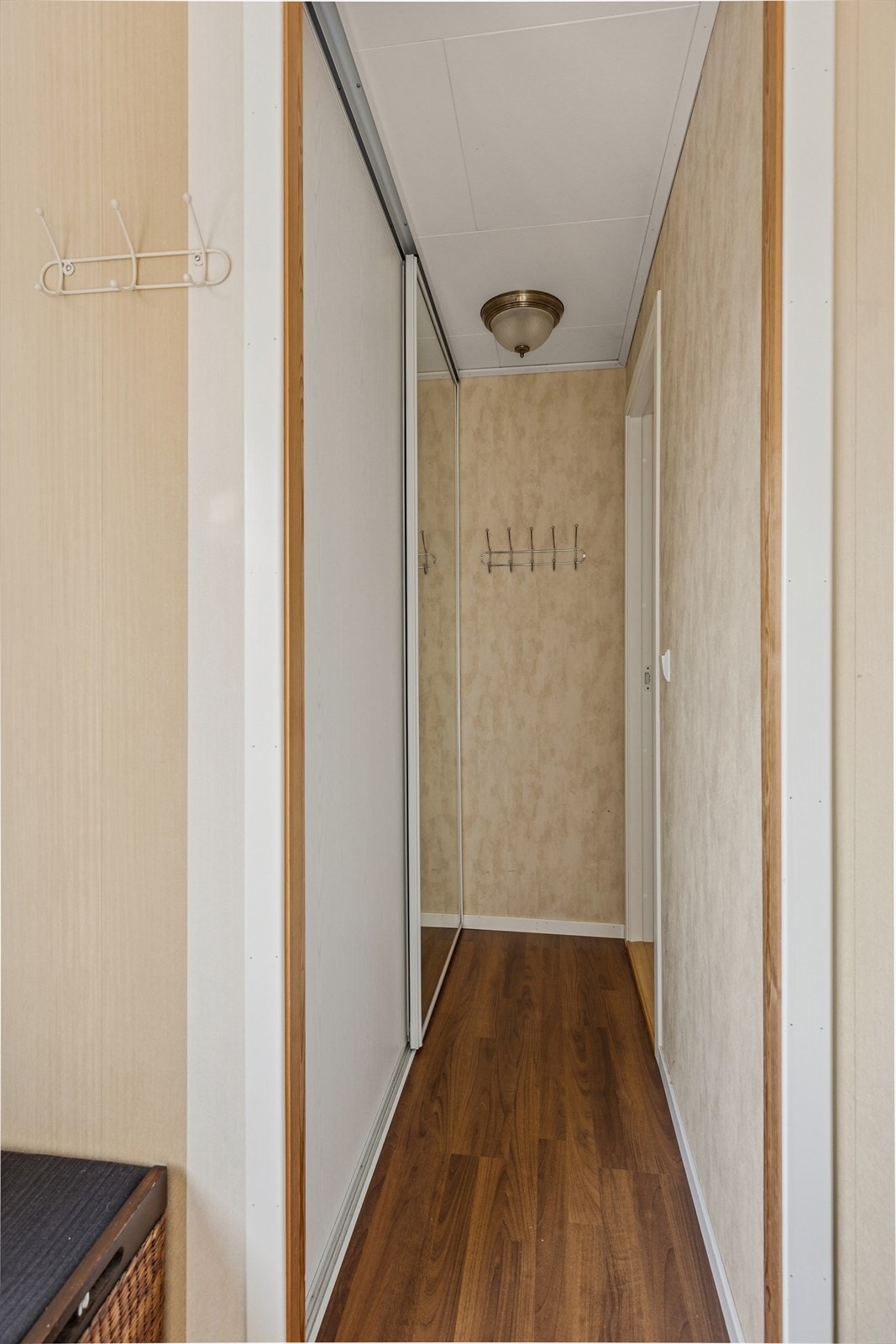 Skyvedørsgarderobe. Galleribilde