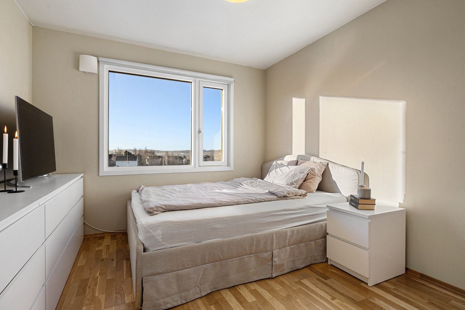 Luftig soverom på 10,5 kvm. Galleribilde