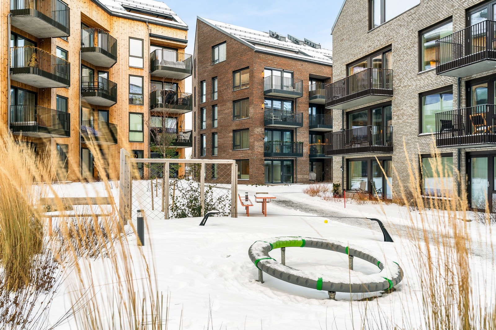 Leiligheten ligger i et nylig etablert boligområde på Lade. Galleribilde