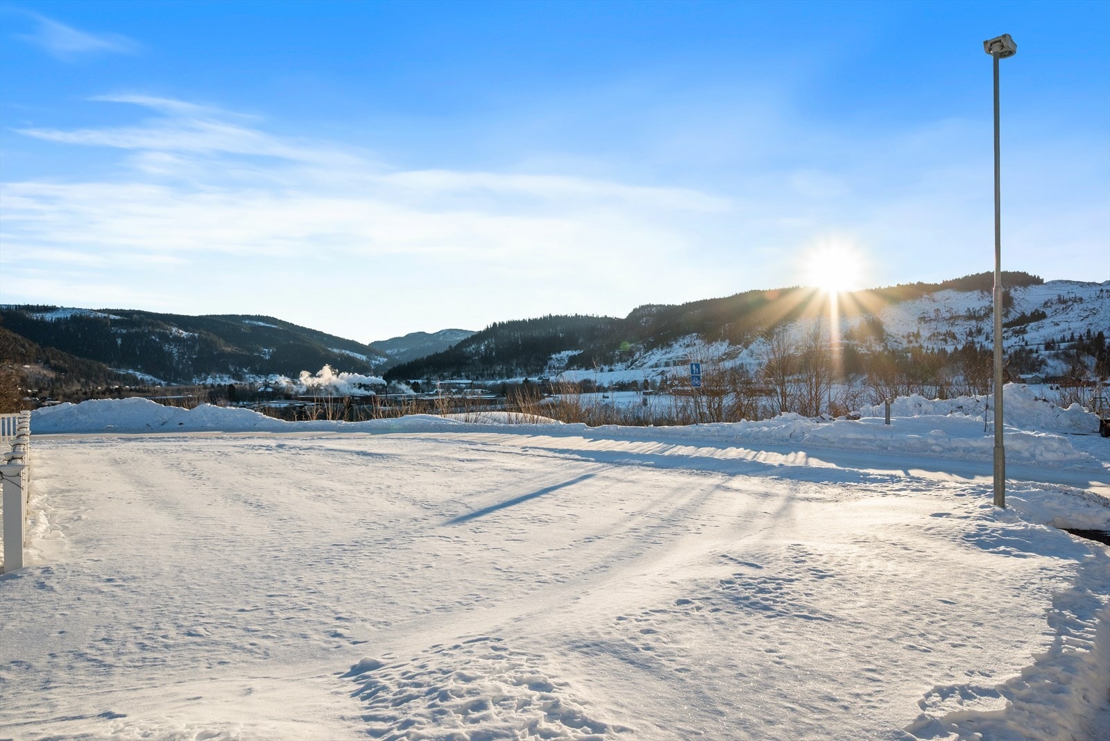 Fra leiligheten er det ca. 6 km til Frøsetmarka Skianlegg med lysløype på ca. 4,4 km og kilometervis med oppkjørte løyper vinterstid. Området har også gode forhold for jakt og fiske, der Gaula er kjent som en meget god lakseelv. Galleribilde