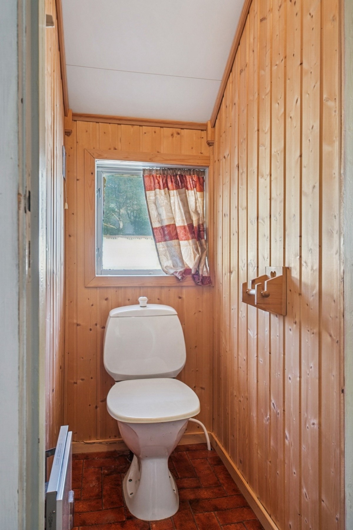 Toalettrom. Galleribilde