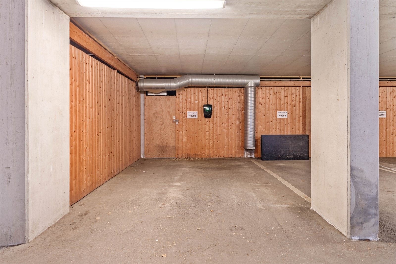 Fast parkering med lader Galleribilde