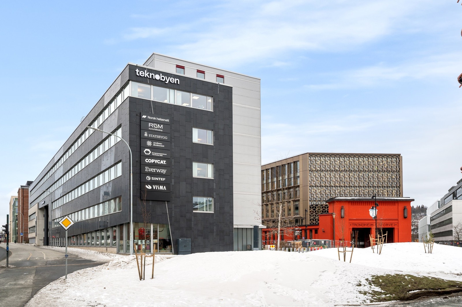 Populær beliggenhet med gangavstand til arbeidsplasser, servicetilbud og gode kollektivforbindelser. Galleribilde