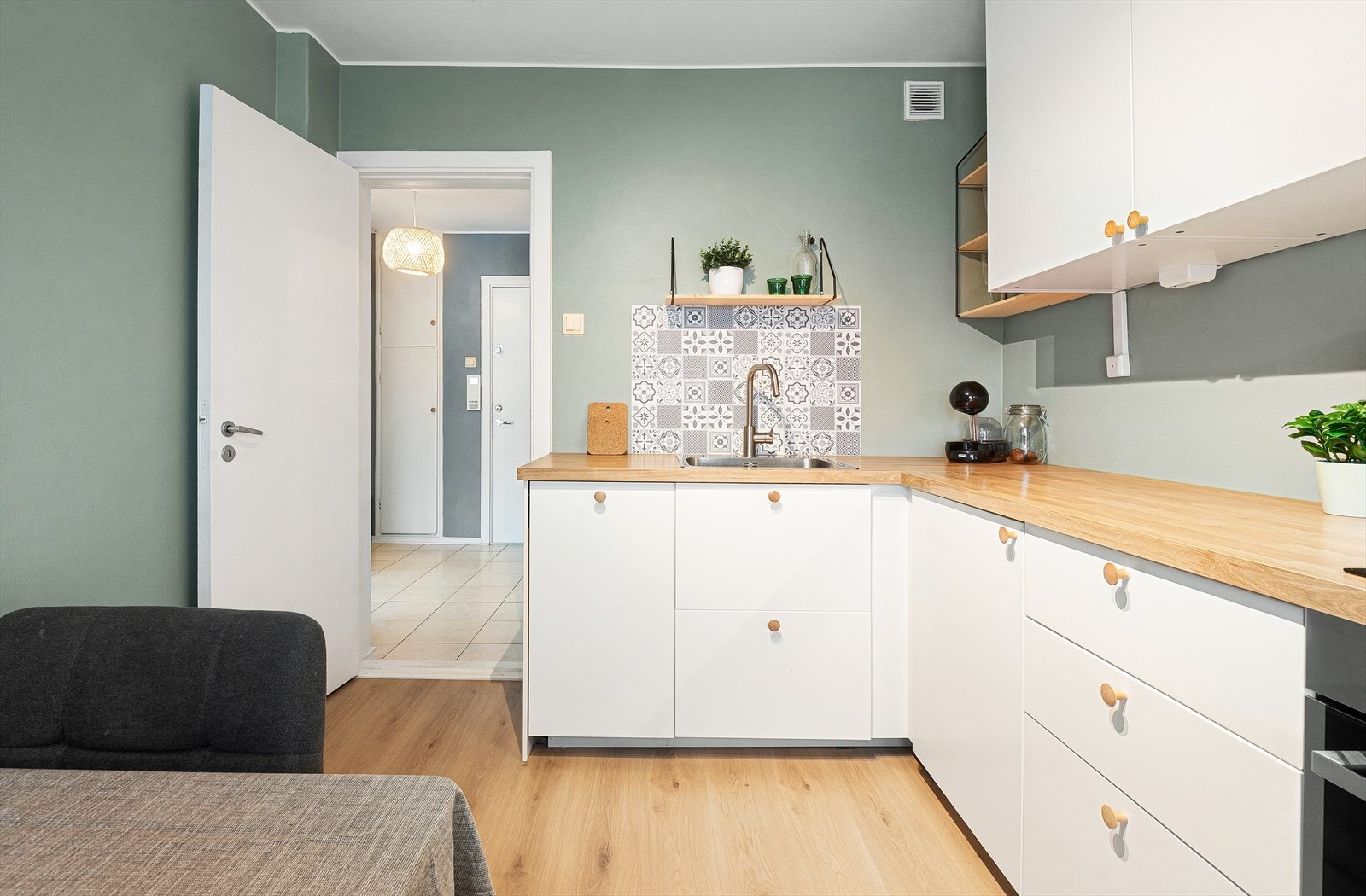 For økt sikkerhet er det installert både komfyrvakt og vannvakt. Galleribilde