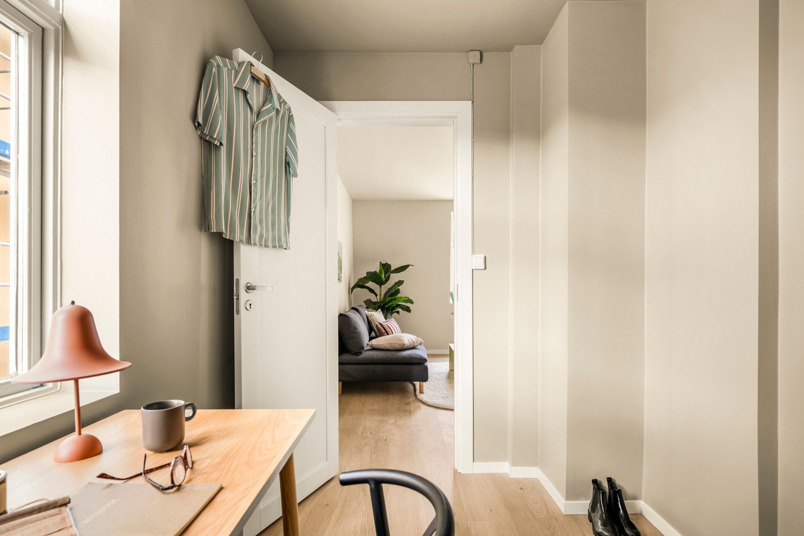 Plass til seng og garderober Galleribilde