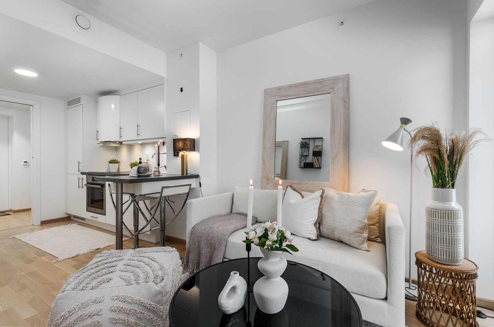 God takhøyde i stuen på 2,52 m. Galleribilde