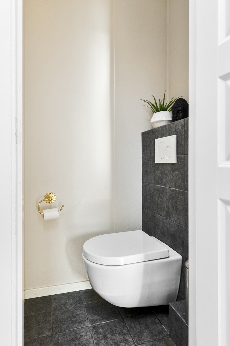 Praktisk separat toalettrom Galleribilde