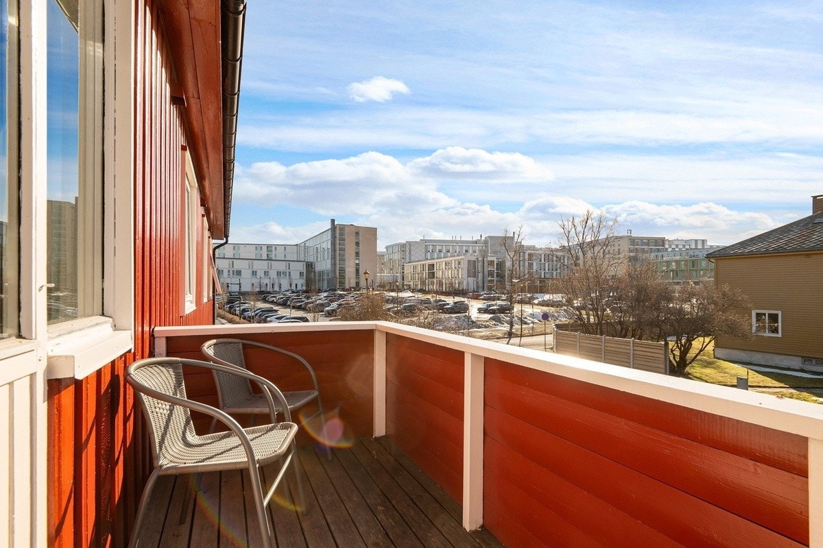 Sov Mars - Rommene er av god størrelse med plass til det man trenger. Rommene er møblert med seng og garderobeskap. Mars har også privat balkong. Galleribilde