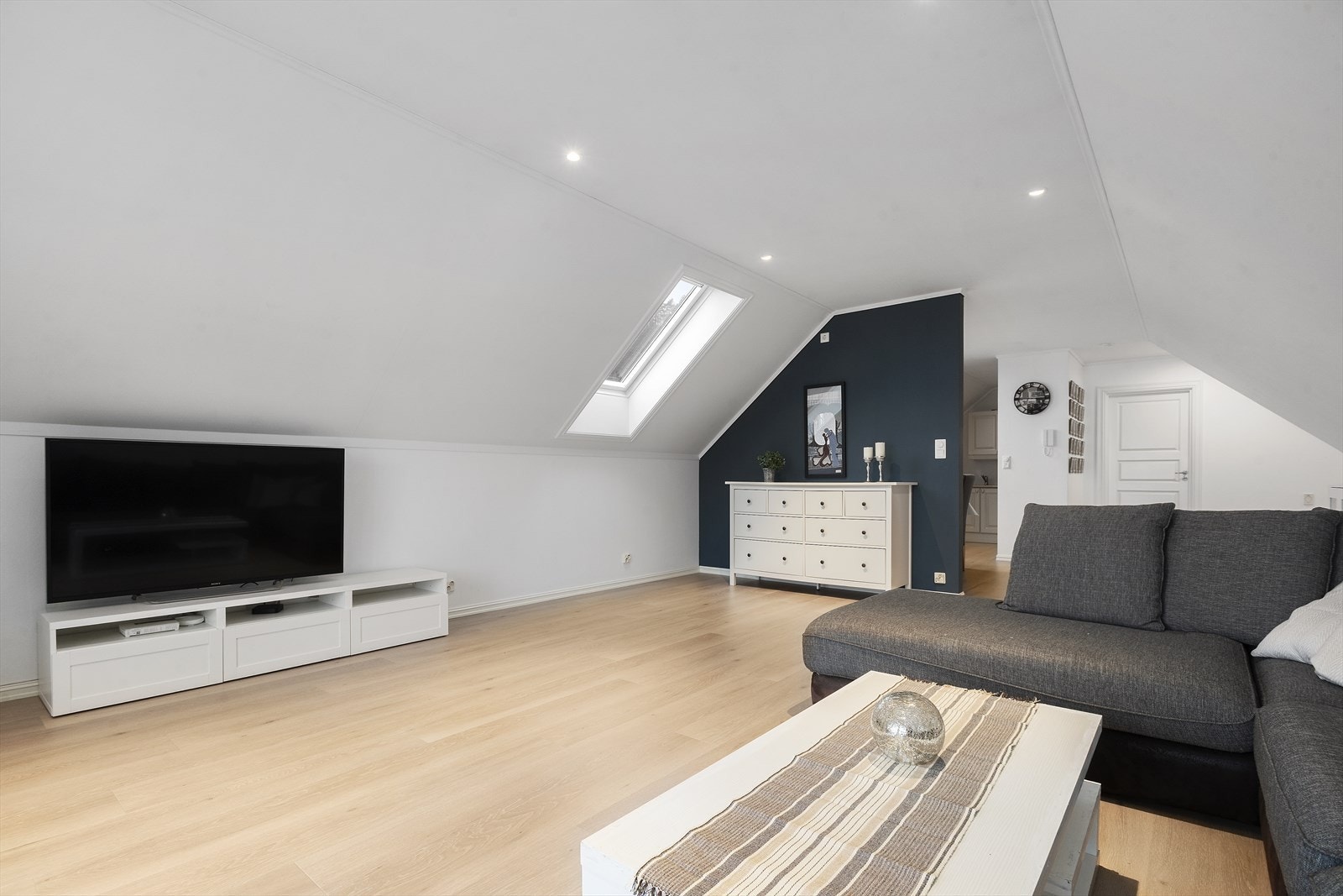 Oppvarming er basert på vassboren golvvarme og er inkludert i felleskostnad Galleribilde