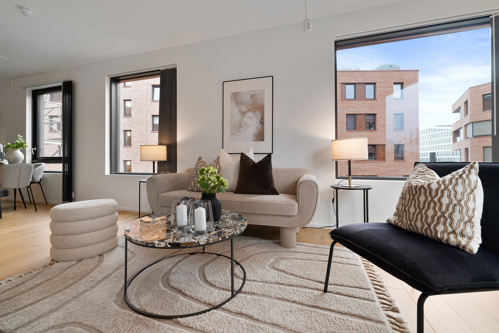 Hjørneleilighet med mye lys Galleribilde