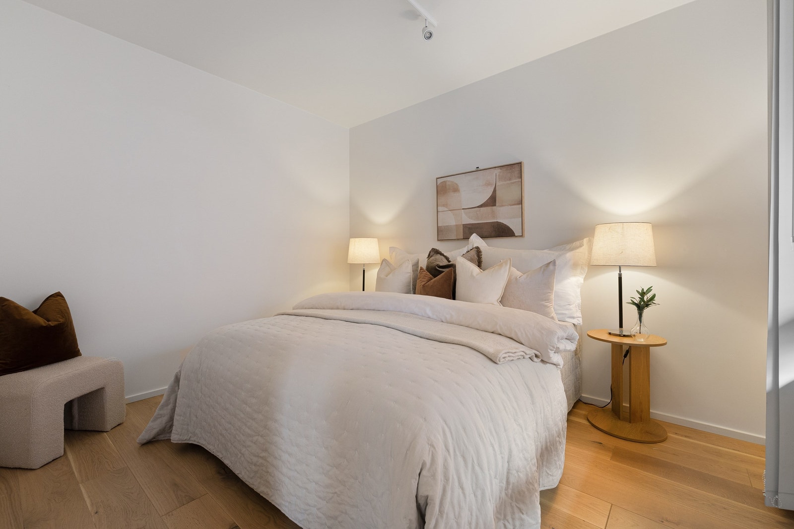 Hovedsoverom med plass til dobbeltseng Galleribilde