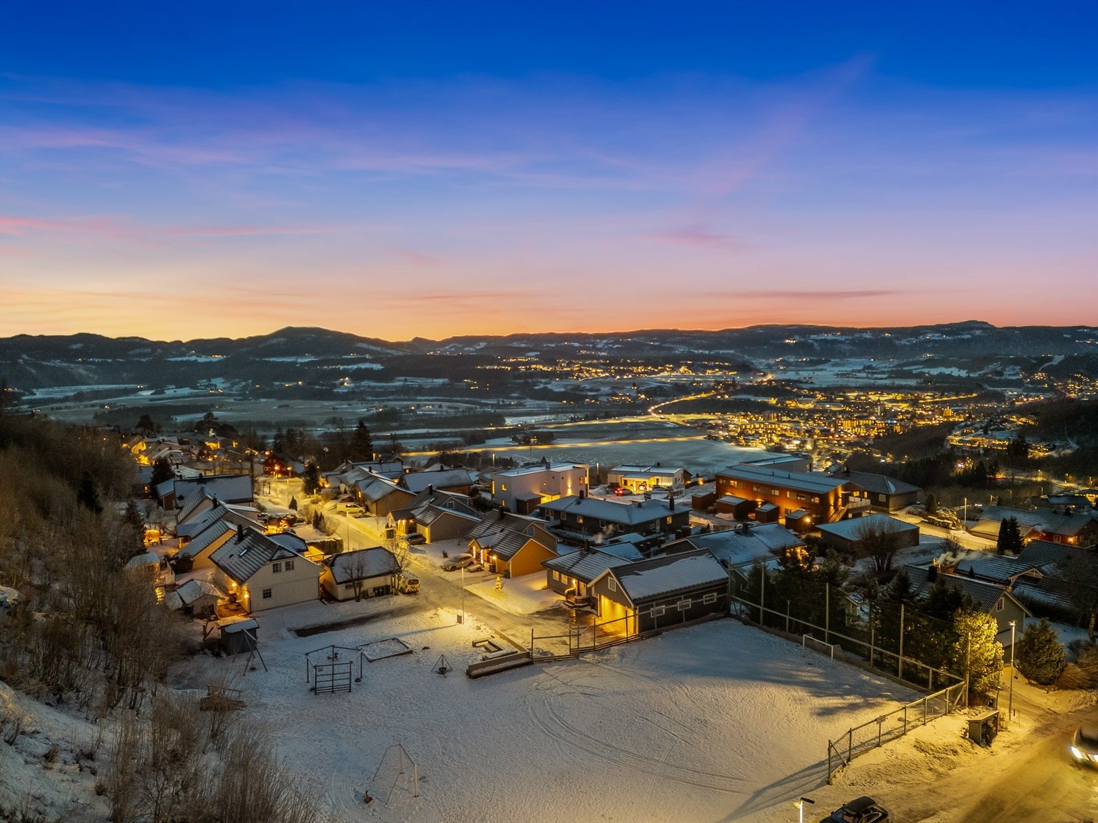 I tillegg finnes det flere andre barnehager og skoler i nærområdet, blant annet Gimse ungdomsskole og Melhus videregående skole, som gir gode valgmuligheter for barn og unge i ulike aldre. Galleribilde