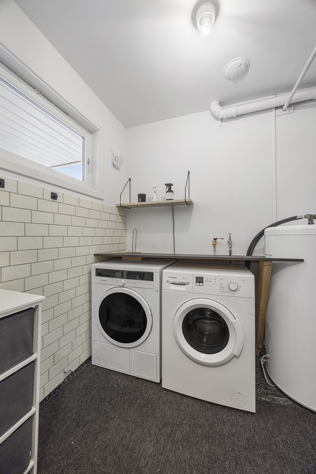 Praktisk vaskerom i 1. etasje. Galleribilde