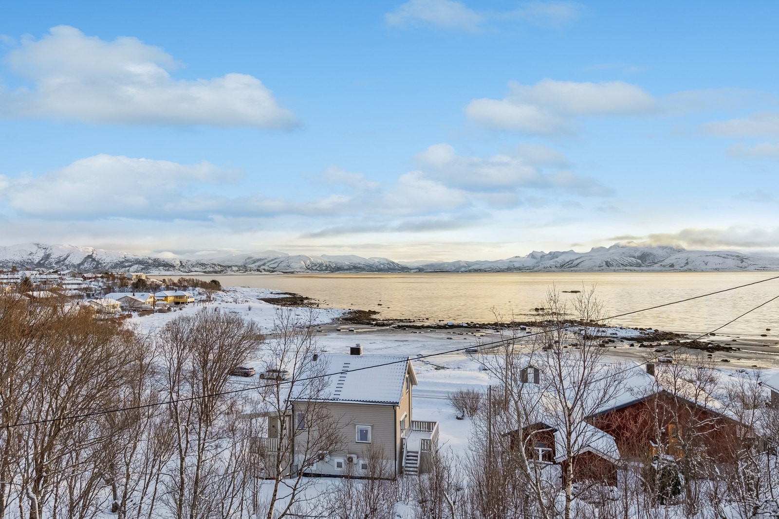 EIE Harstad v/megler Vetle Larsen har gleden av å presentere Kirkevegen 12.
Foto: EFKT Galleribilde