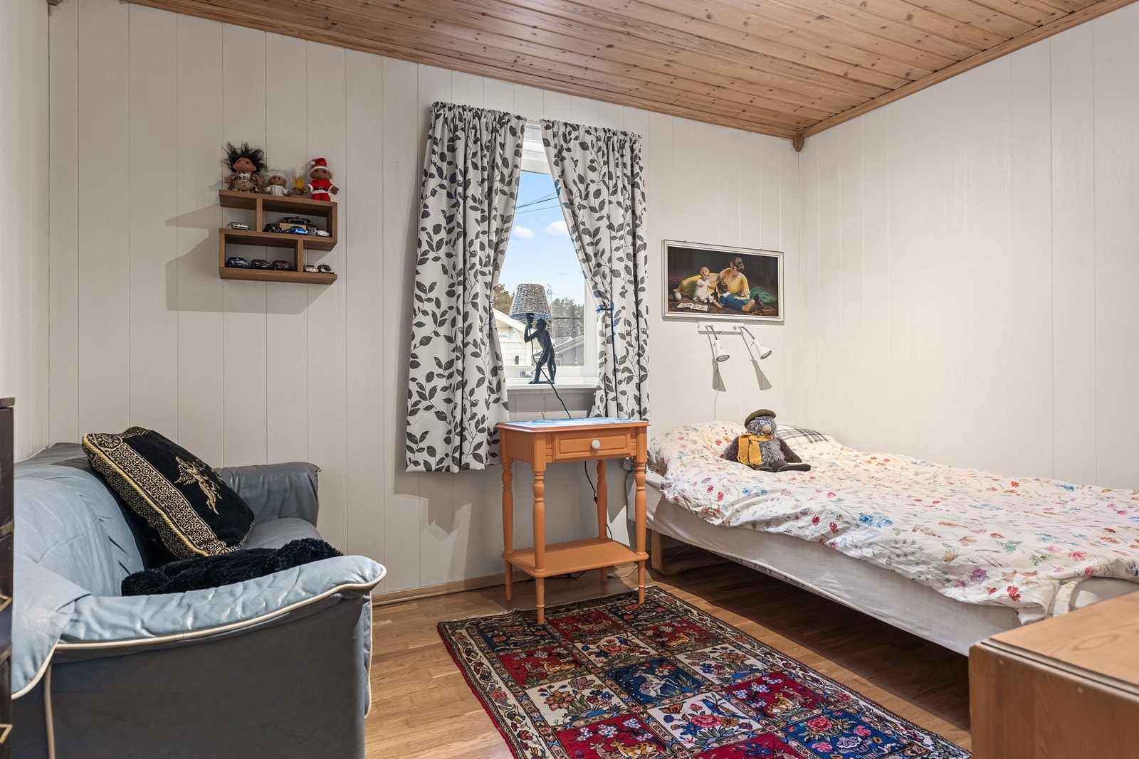 Innredet rom som egner seg godt til et evnt. kontor. Galleribilde