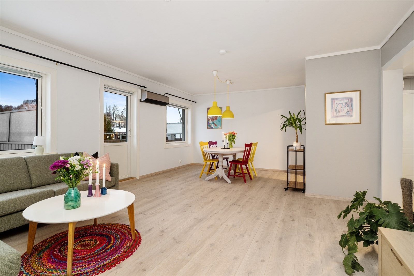 Kabel tv og internett leveres av Viken Fiber og er inkludert i felleskostnader. Galleribilde