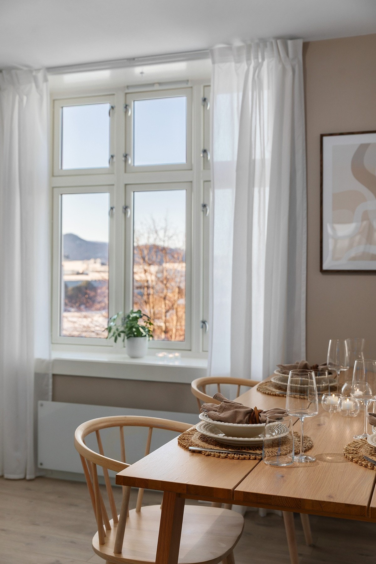 Leiligheten varmes opp av panelovner på stuen, og gulvvarme på bad og toalettrom Galleribilde