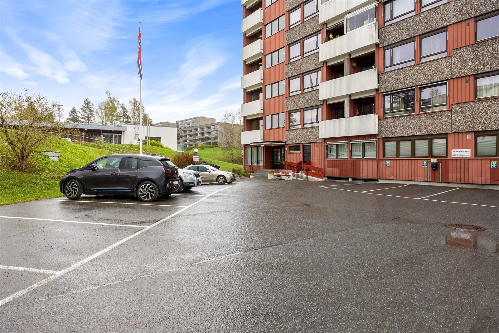 Parkeringplasser med "først til mølla" prisnsipp Galleribilde