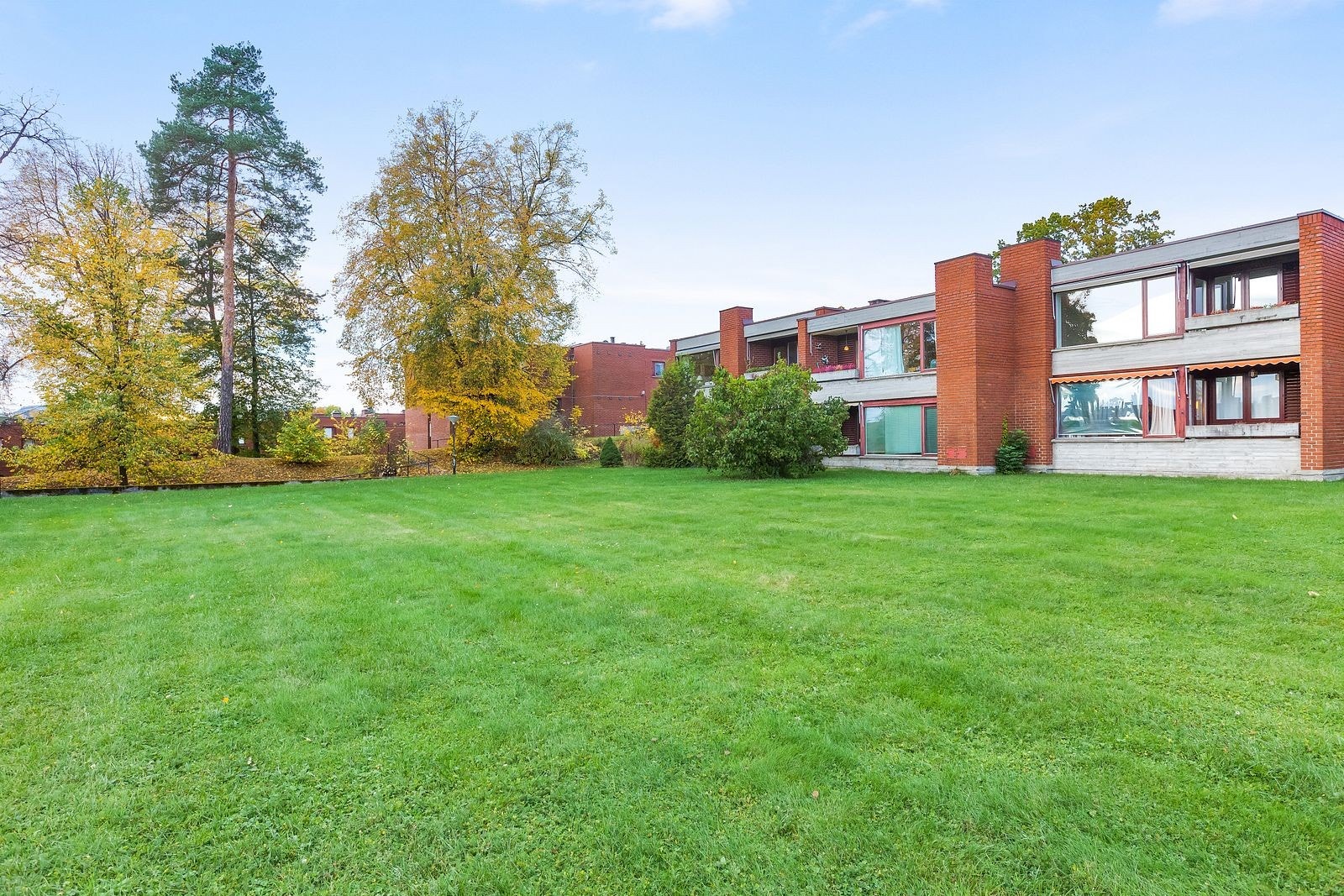 Fasade mot leilighet og balkong Galleribilde