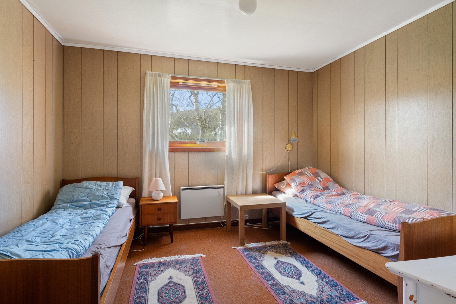 Soverom - Vi gjør oppmerksom på at takstmannen opplyser at det mangler rømningsvei fra 2. etasje og at det bør monteres stige Galleribilde