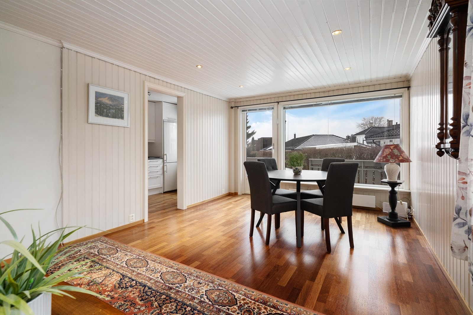 Kabel-tv og internett fra Telenor Norge er inkludert i de oppgitte felleskostnadene. Galleribilde