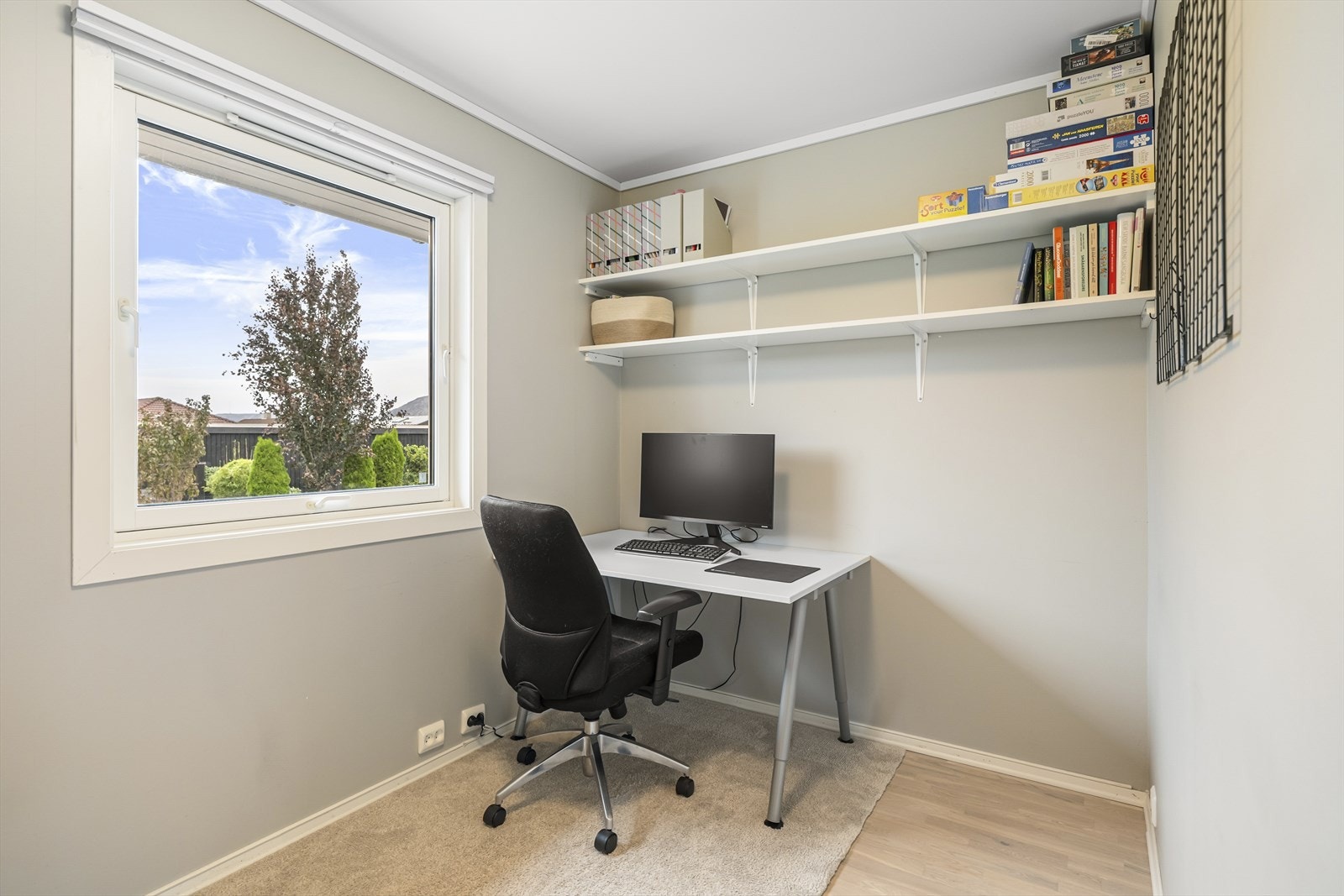 Soverommet i hovedetg. benyttes i da som kontor. Galleribilde