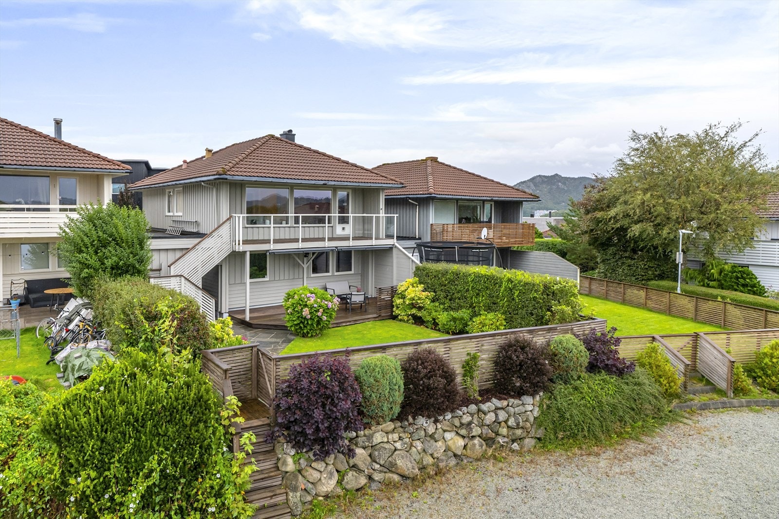 Eiendomsmegler Åse Gry Andreassen presenterer Høgsfjordgata 35. Fotograf Jan Rune Berge Galleribilde