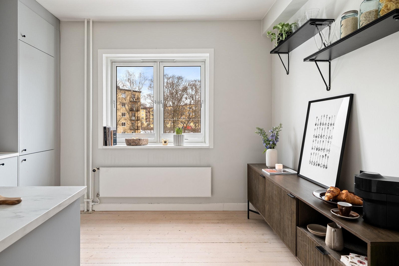 God plass til spisebord på kjøkken ved ønske om dette. Galleribilde