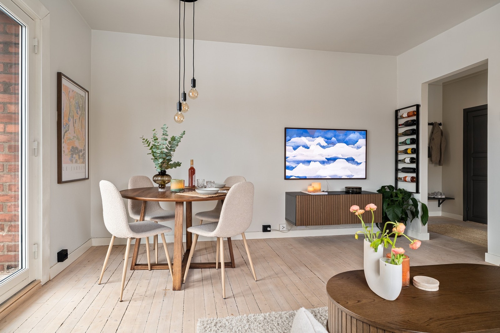 Takhøyden i leiligheten er ca. 2,7 m. Galleribilde