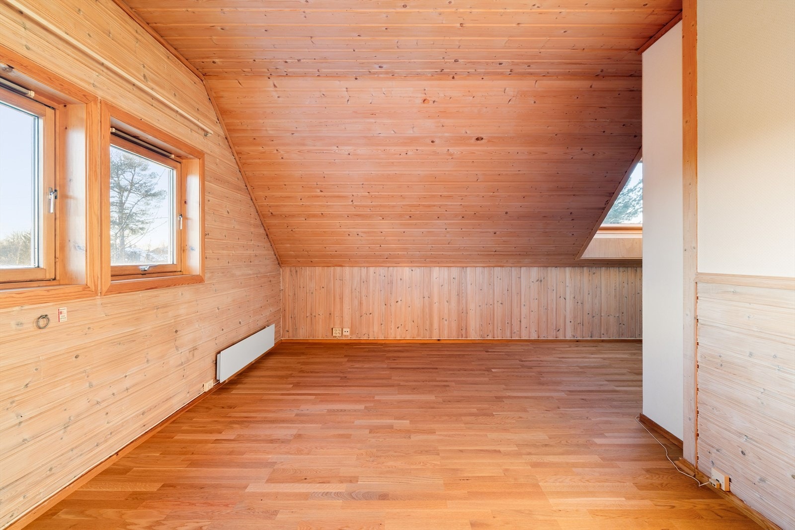 Et flott utgangspunkt for etablering av en hyggelig loftsstue. Galleribilde