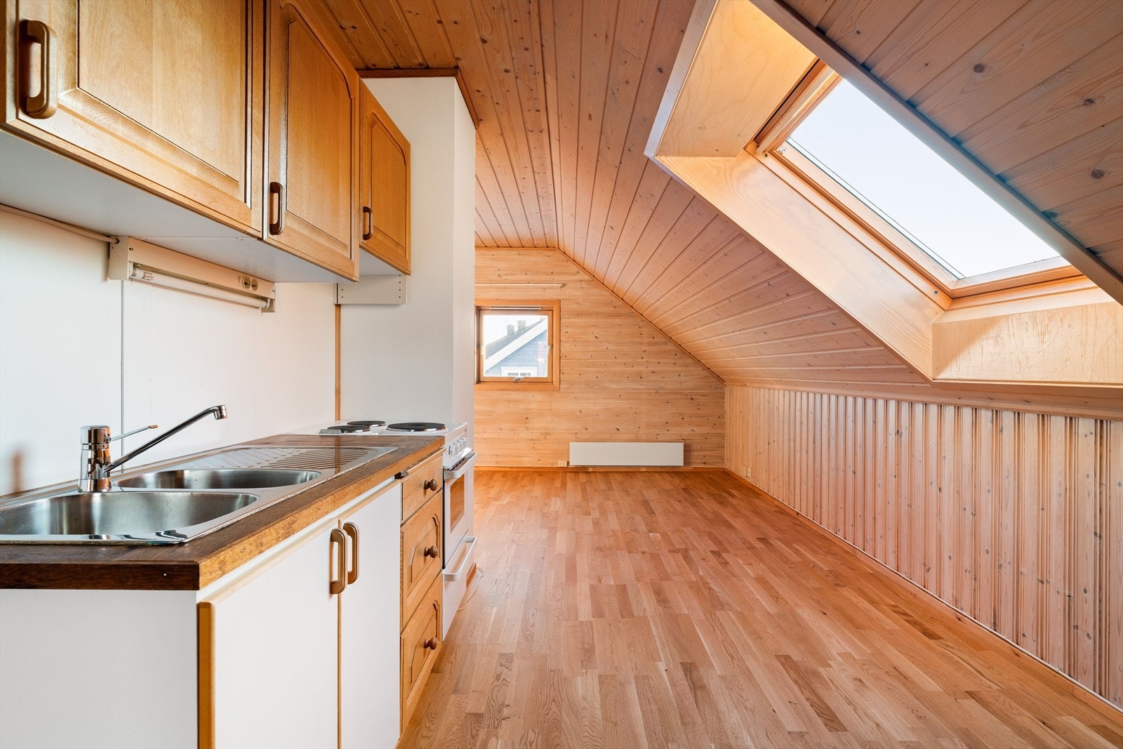 Eldre kjøkken med moderniseringsmuligheter. Galleribilde