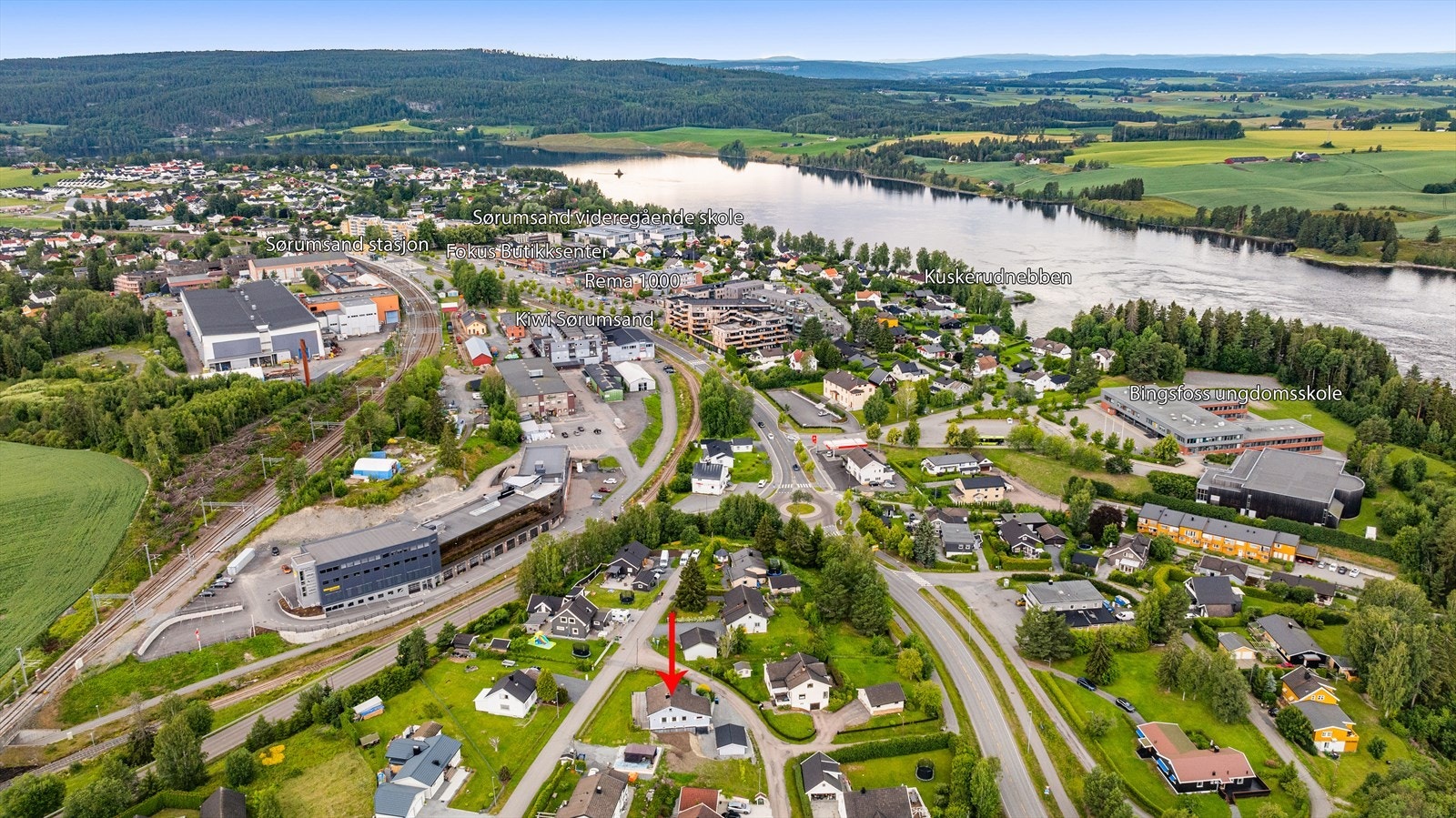 Overblikk av nærområdet samt boligens sin sentrale beliggenhet. Galleribilde