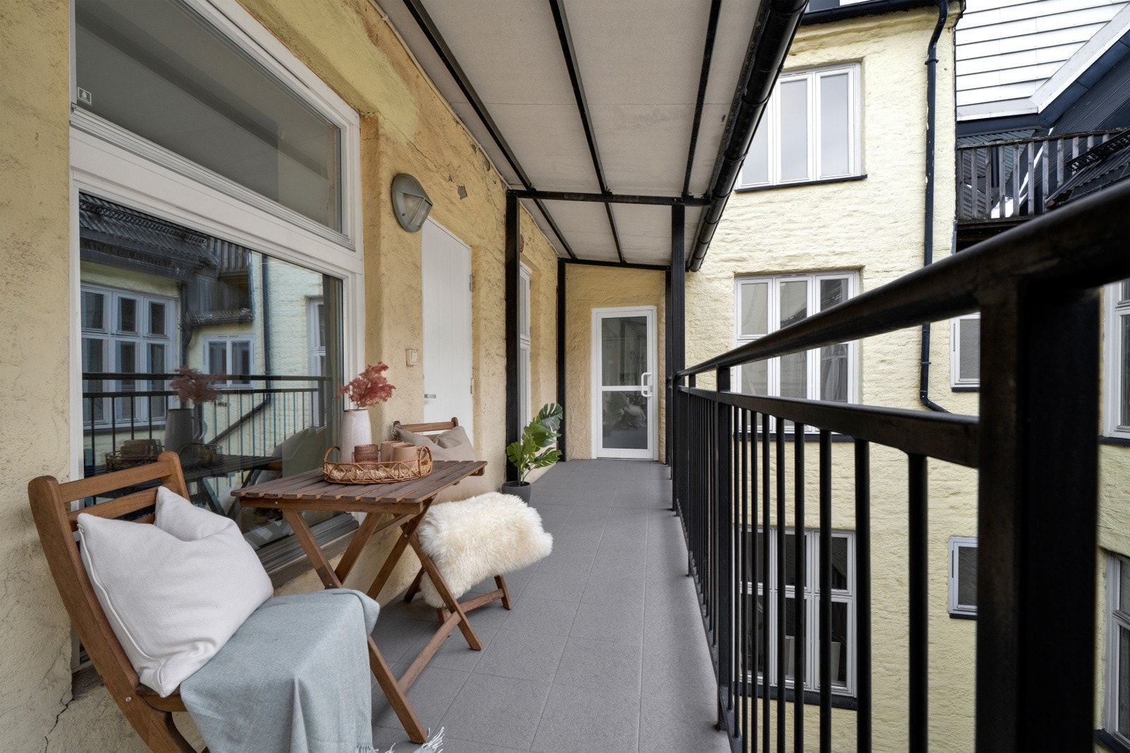 En tiltalende leilighet i et tidligere industribygg som ble omgjort til boliger i 2004 Galleribilde