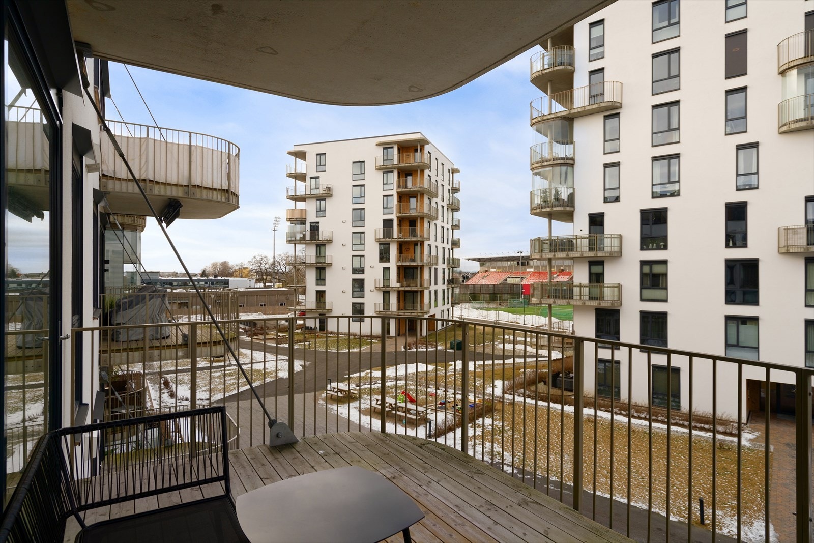 Plass til ønsket utemøblement og grill. Galleribilde