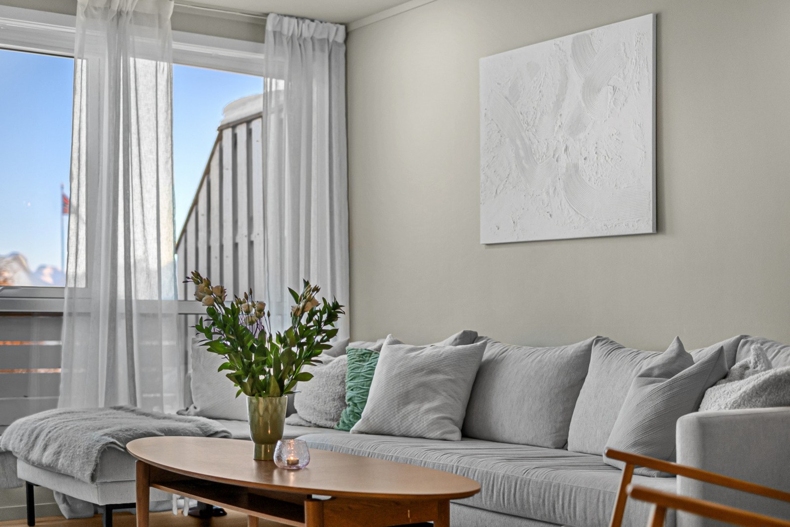 Her har man plass til å innrede med spiseplass, sofagruppe og annet møblement. Galleribilde