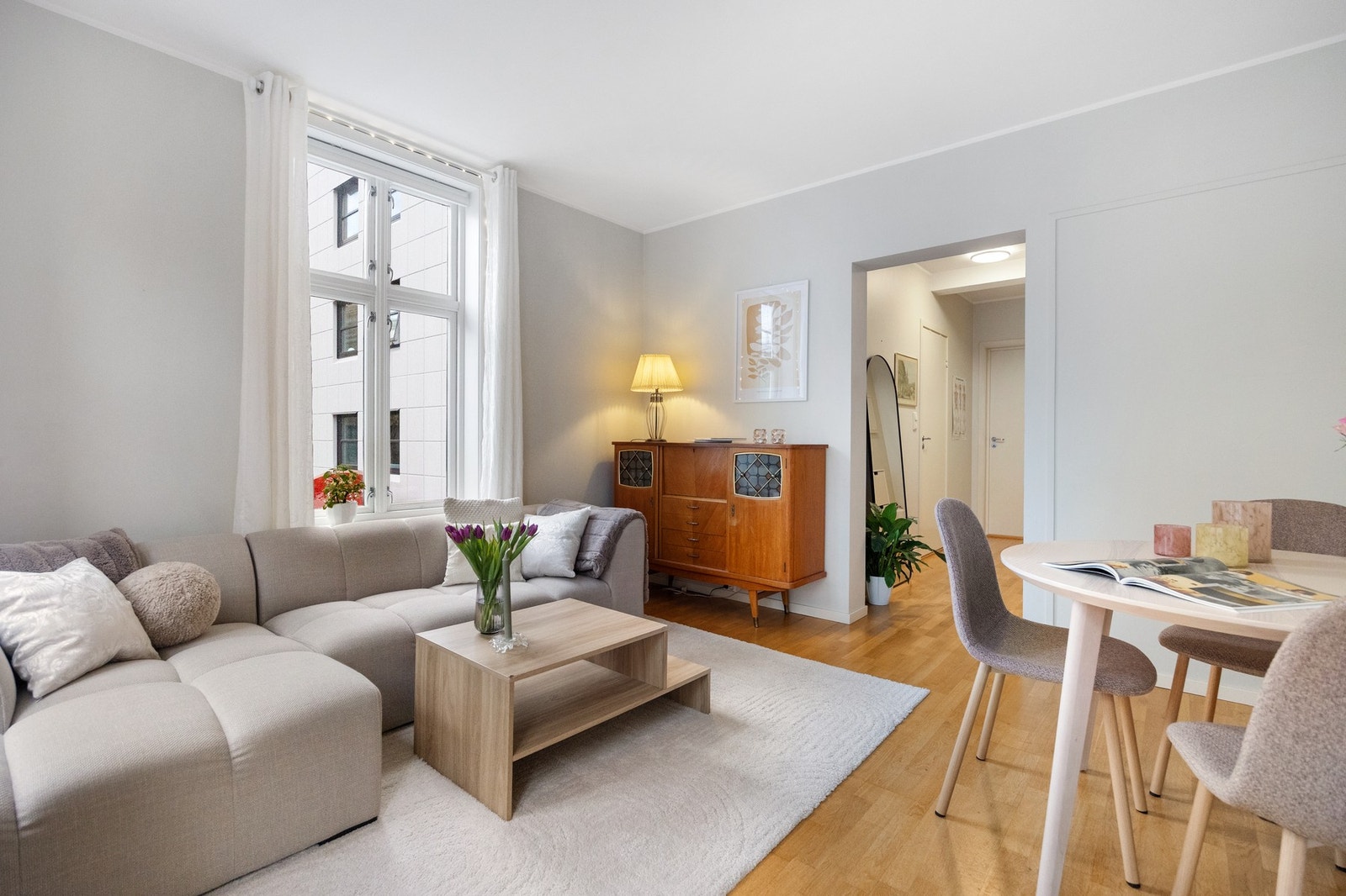 Planløsningen er god og gjør det enkelt å innrede etter eget ønske og behov Galleribilde