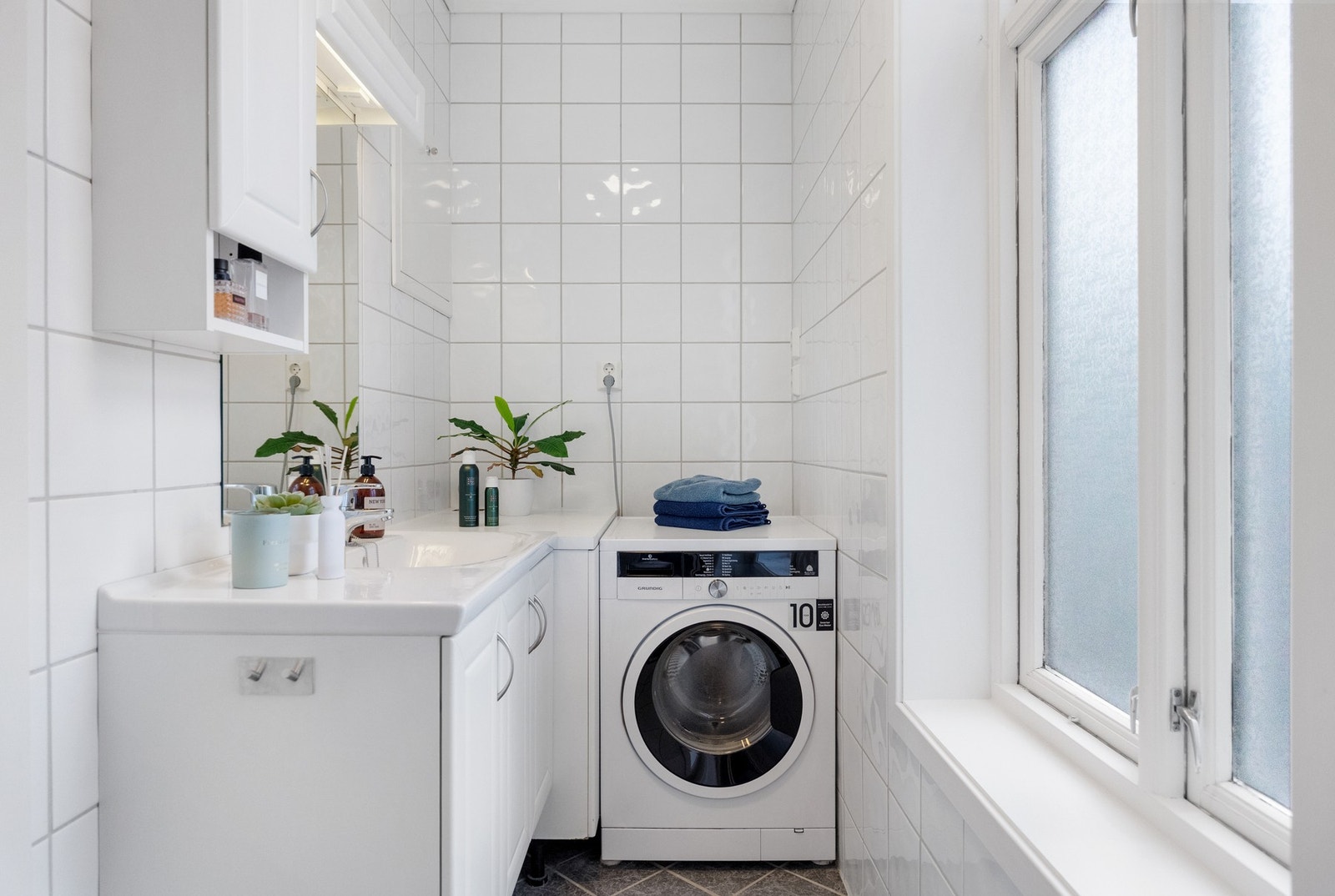 Flislagt bad med varme i gulv Galleribilde