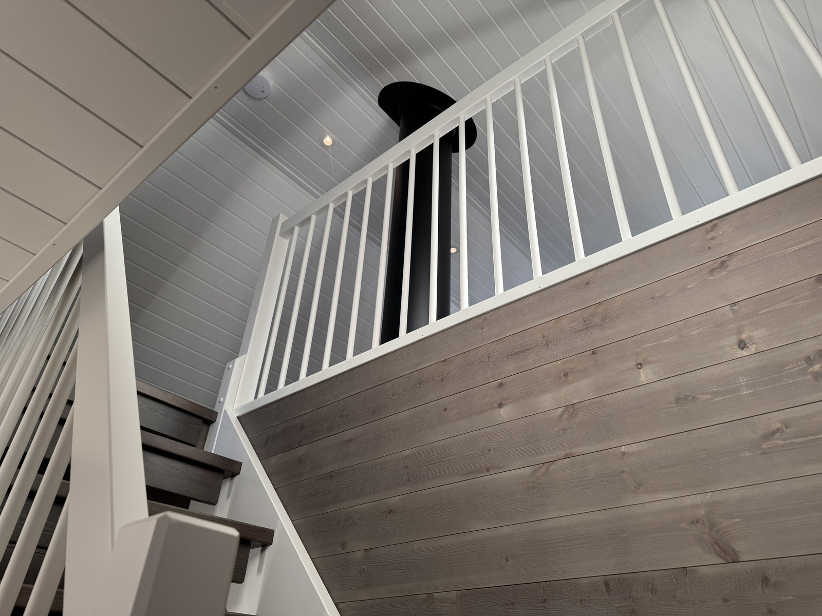 Trapp opp til hems Galleribilde