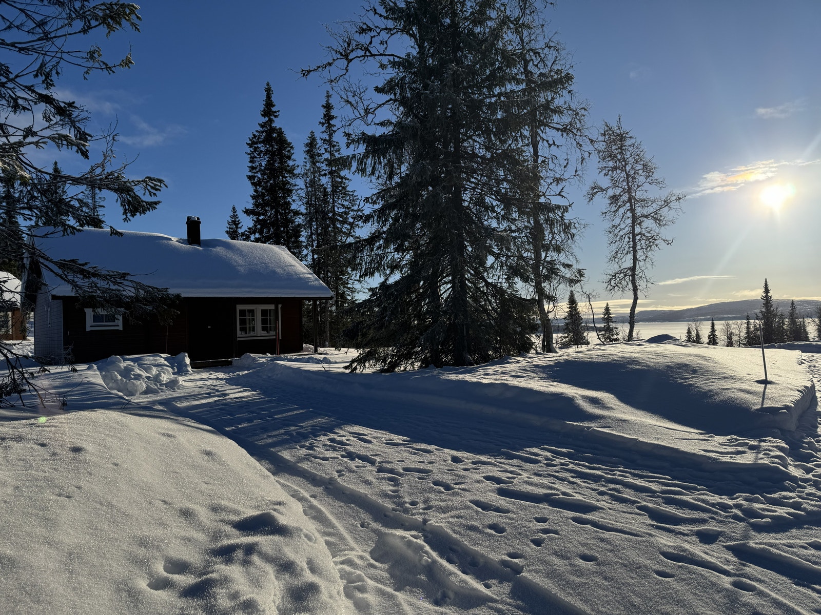 Hytta utvendig Galleribilde