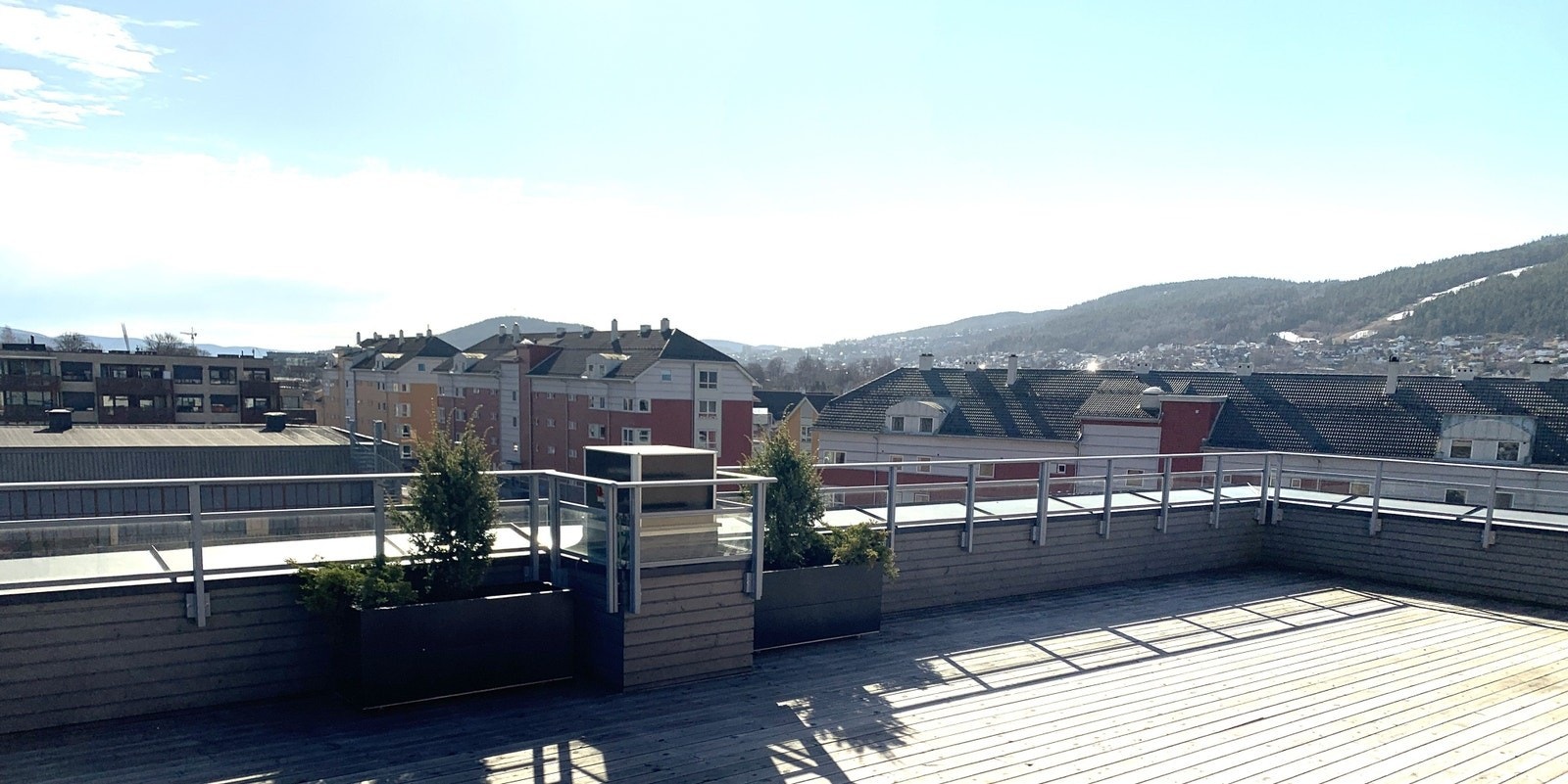 Utsikt fra takterrasse syd mot Drammen sentrum Galleribilde