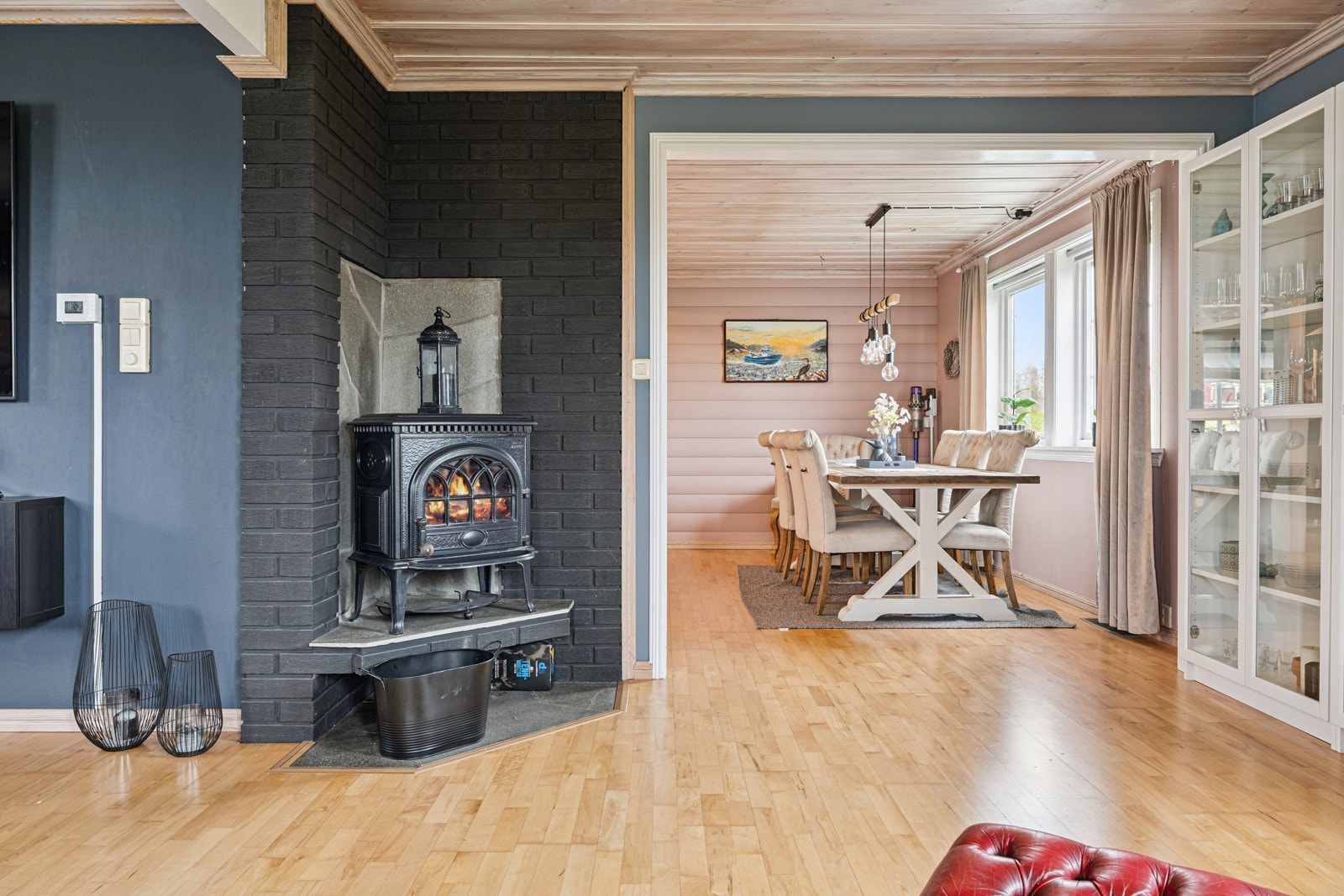 Stue og spisestue 1. etasje Galleribilde