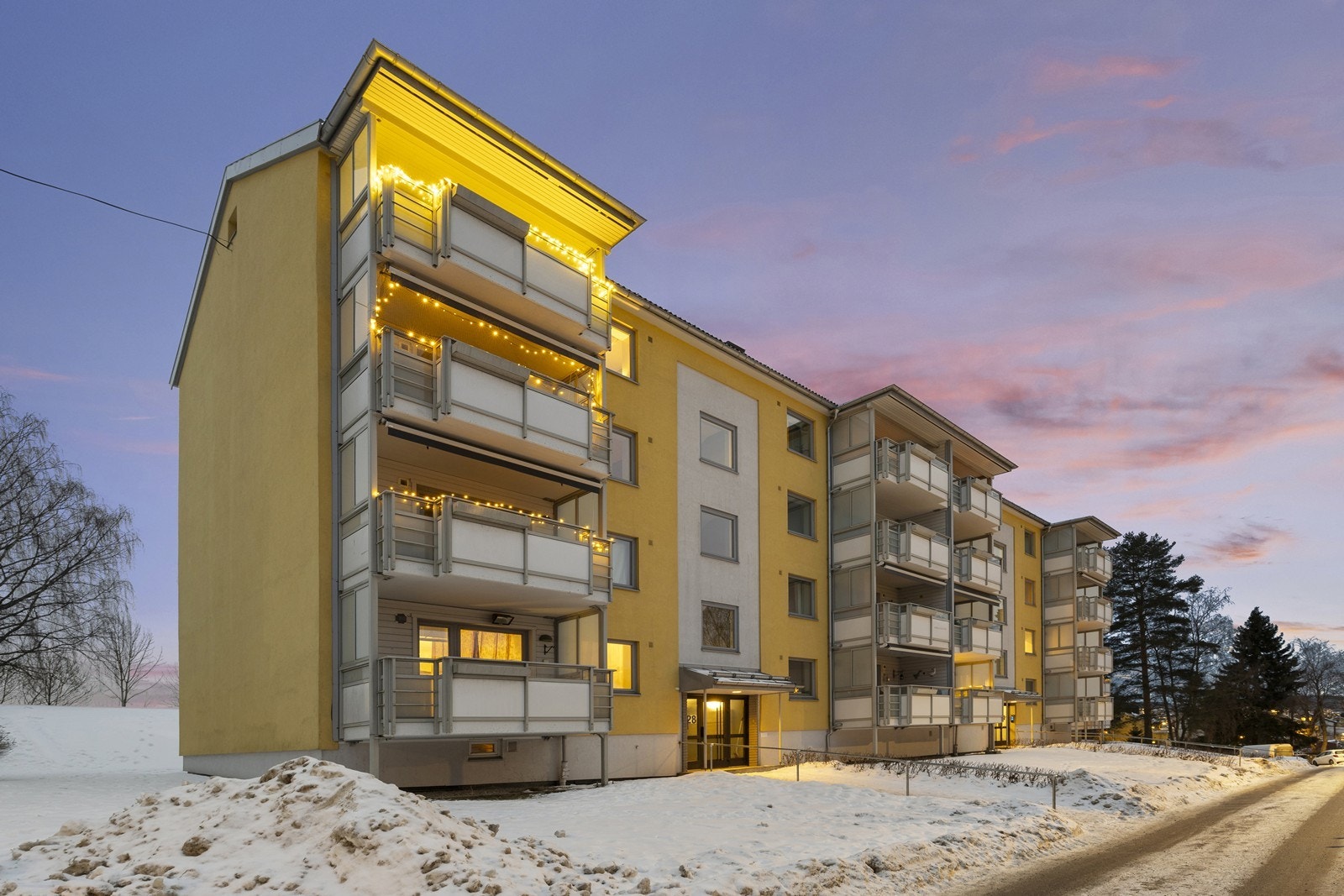 Leiligheten ligger i et veldrevet og velholdt borettslag. Galleribilde