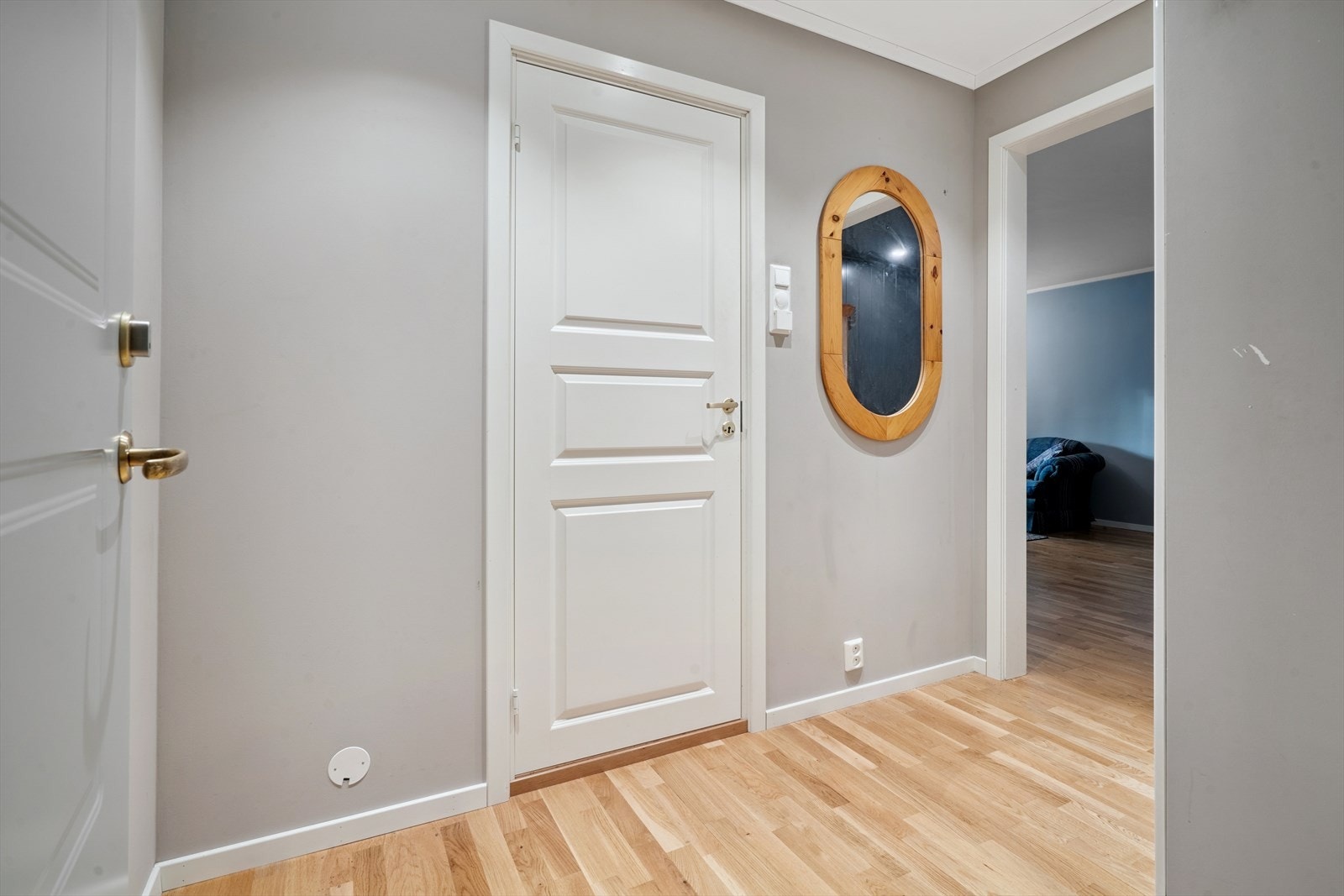 Fin 2-roms leilighet som er mye pusset opp i senere år. Galleribilde