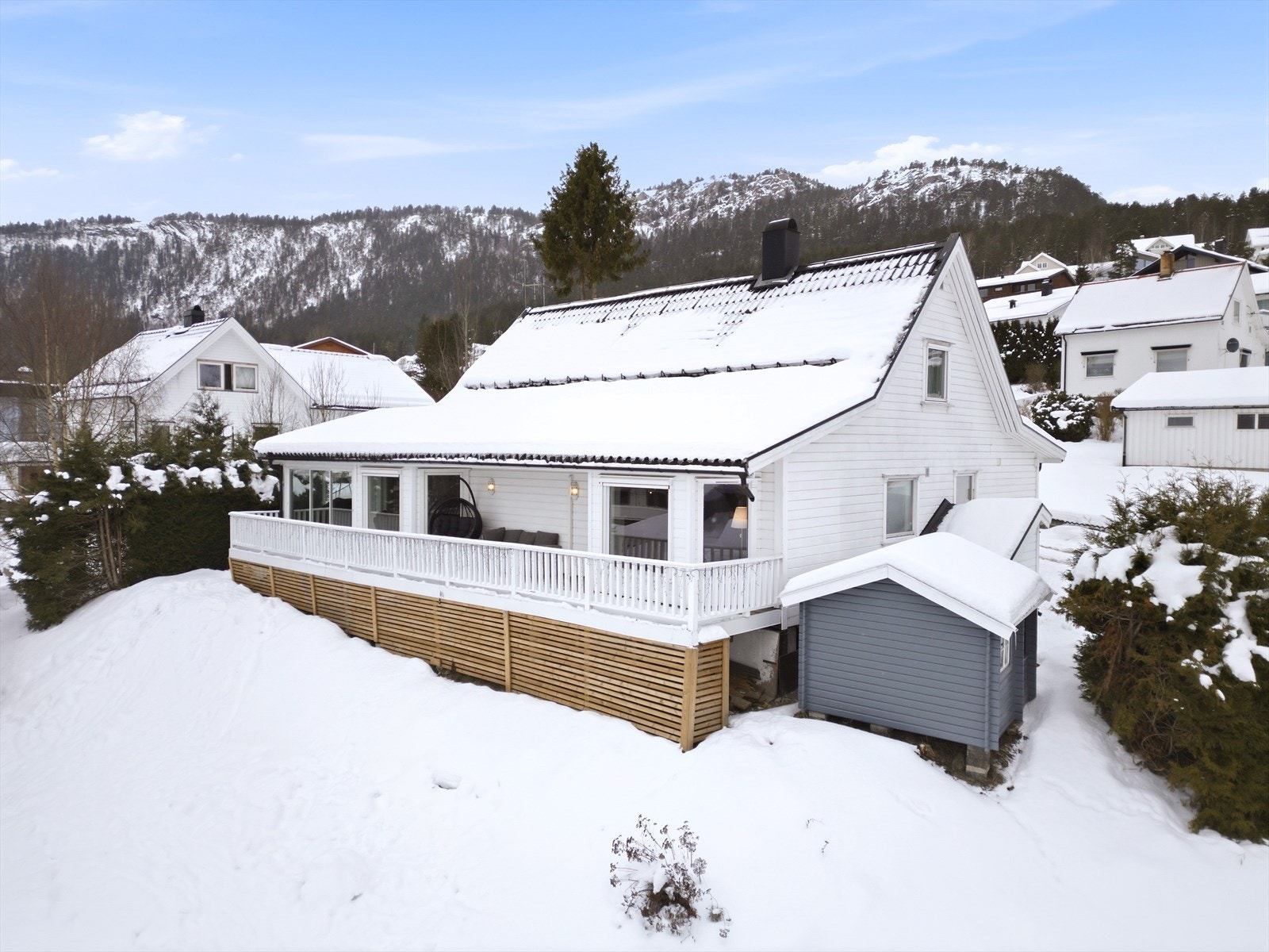 Terrasse på ca 37 m² med adkomst fra stue. Galleribilde