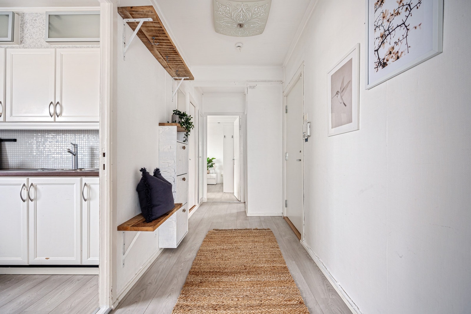 Ved entré finner man 2 romslige soverom og bad. Galleribilde